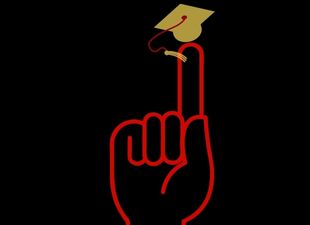hand holding up one finger with grad cap