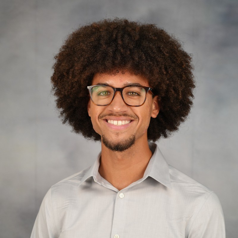 Roman Lakner's headshot